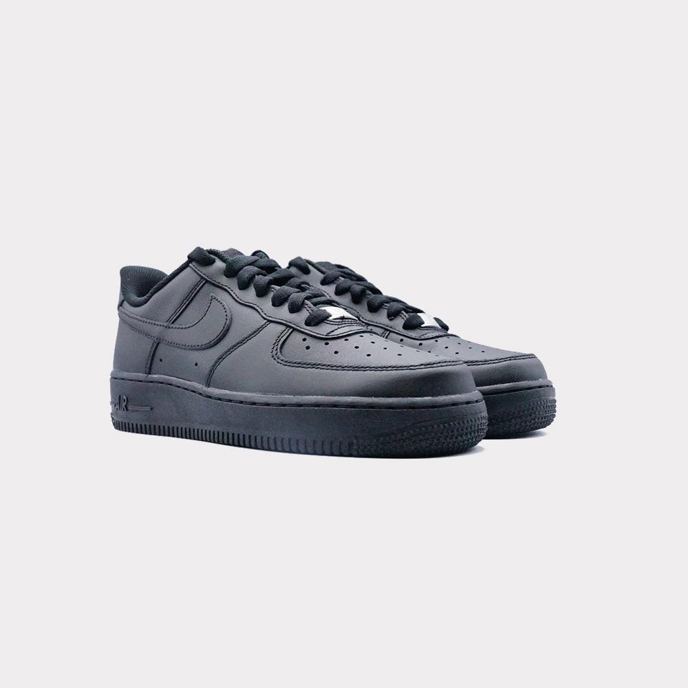 NIKE Air Force 1 - Black (W)