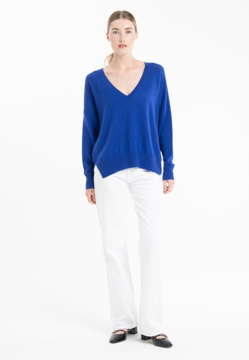 Studio Cashmere8 NAMI 23 V-Ausschnitt Pullover mit farbigem Streifen - 100% Kaschmir