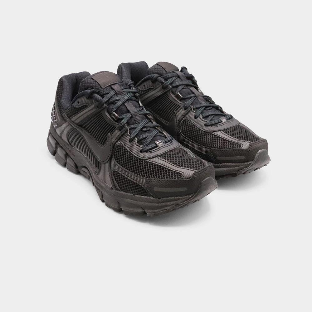 NIKE Zoom Vomero 5 - Black