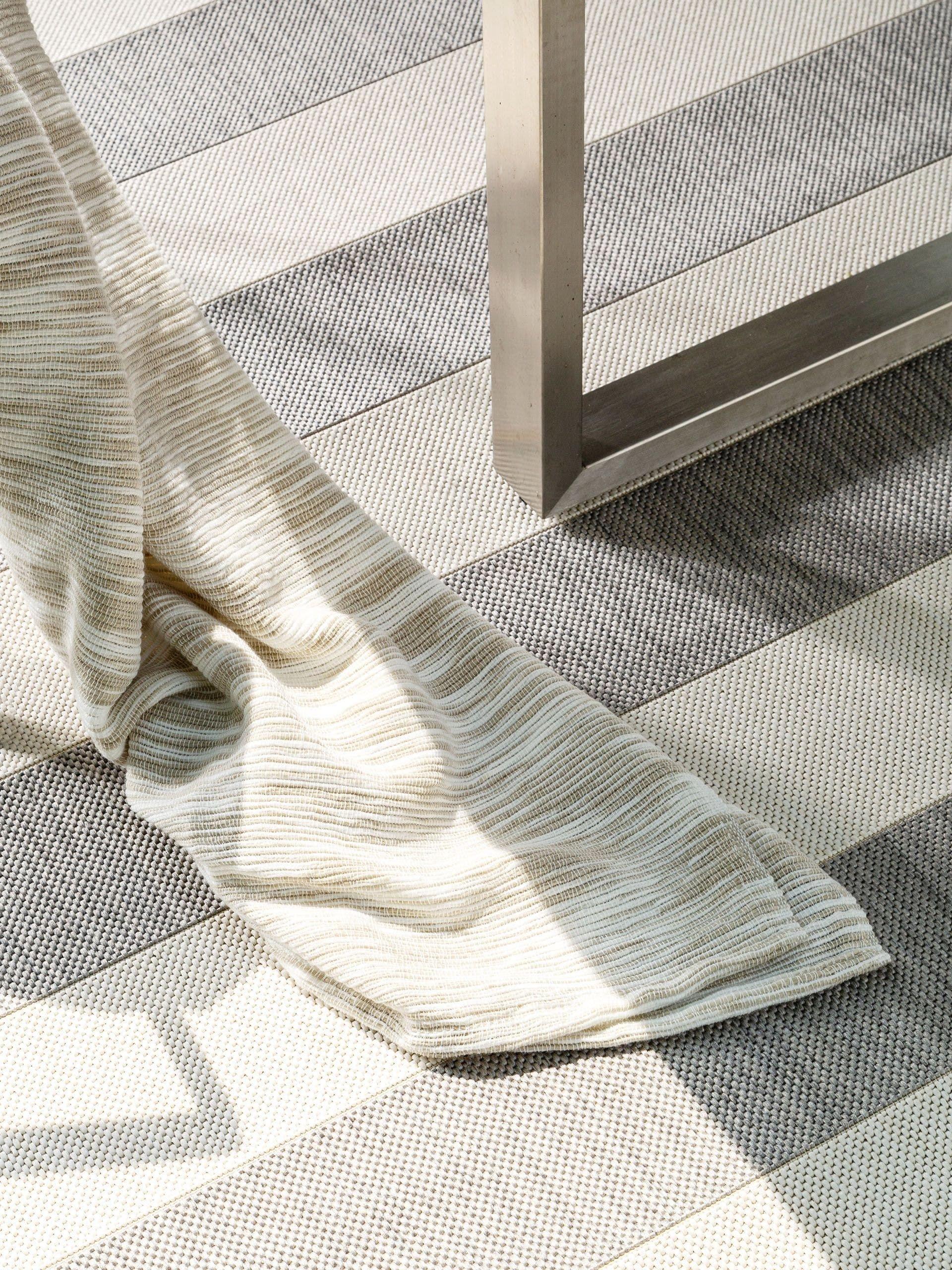 Benuta In- & Outdoor-Teppich Metro Grau