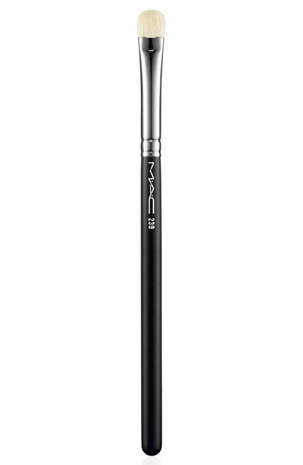 MAC Cosmetics Eye Shader Brush 239