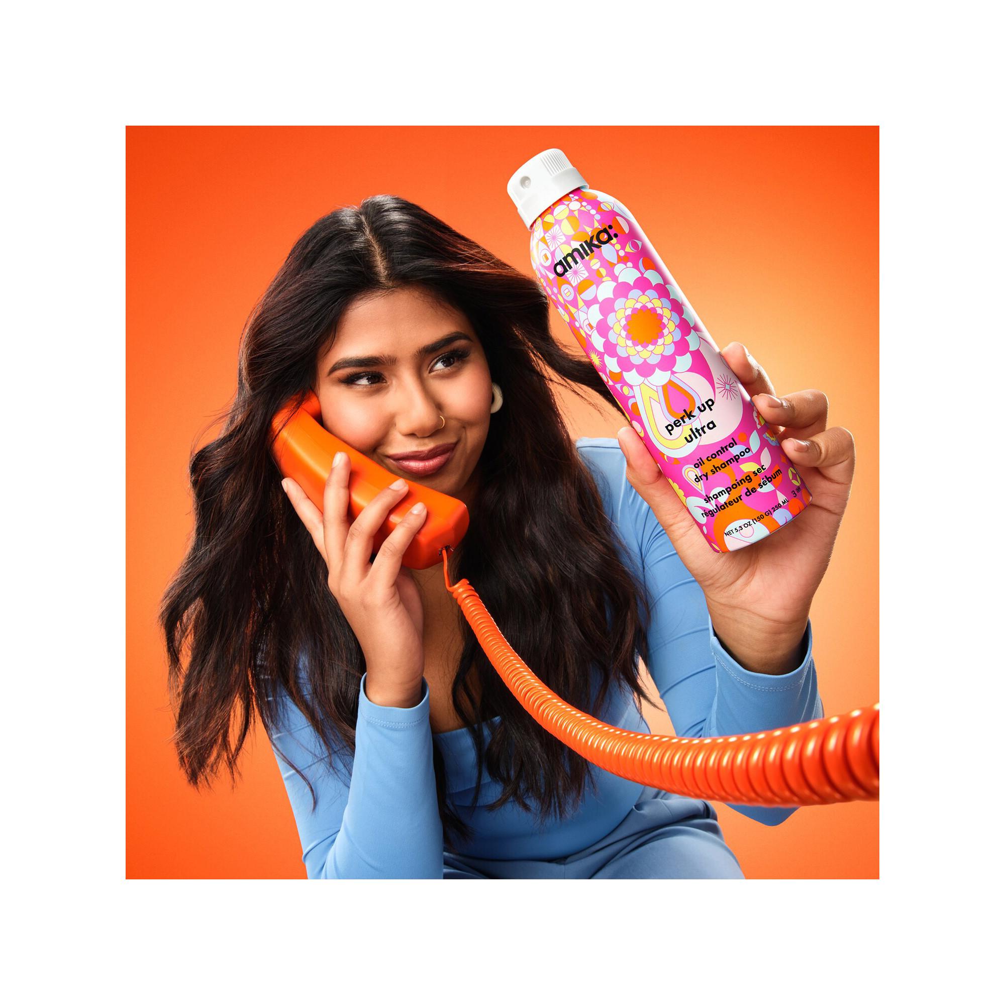 amika Perk Up Ultra - Talgregulierendes Trockenshampoo