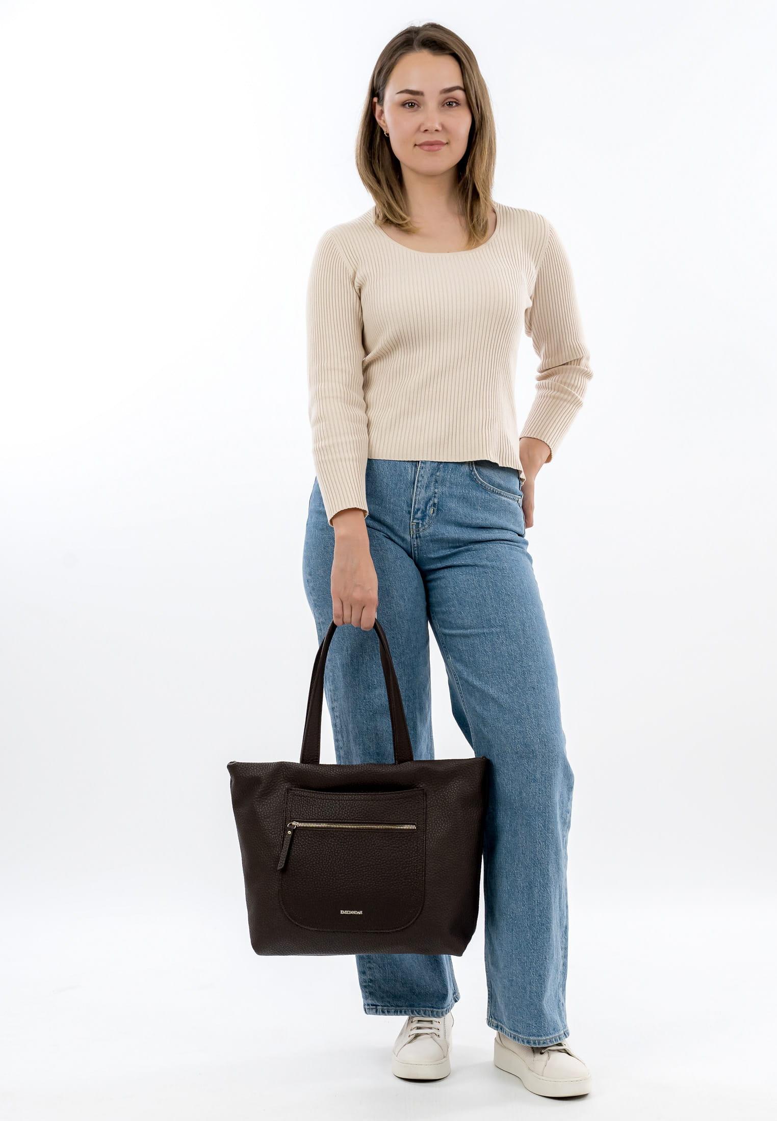 Emily & Noah Shopper Heidi