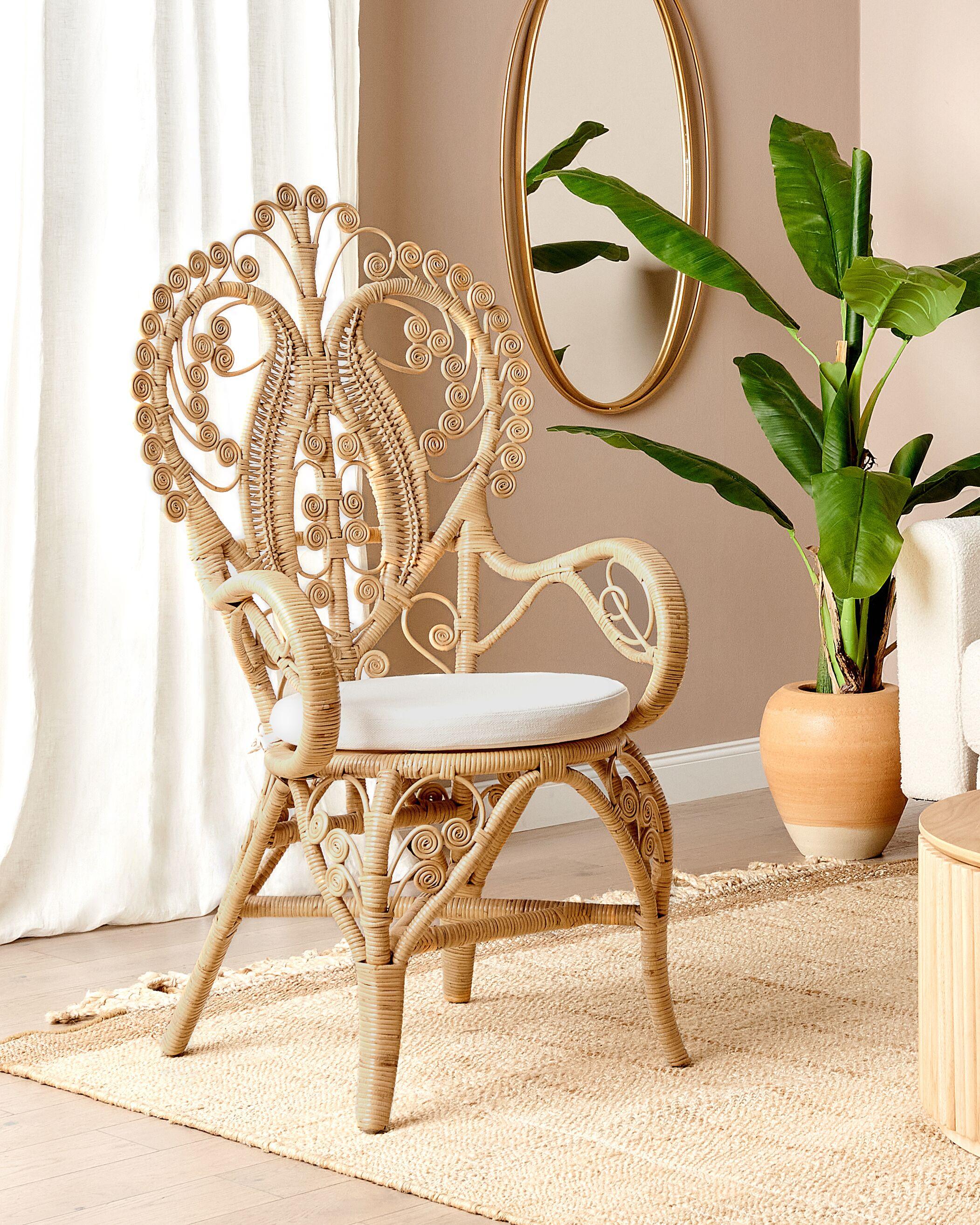 Beliani Pfauenstuhl aus Rattan Boho CARRARA