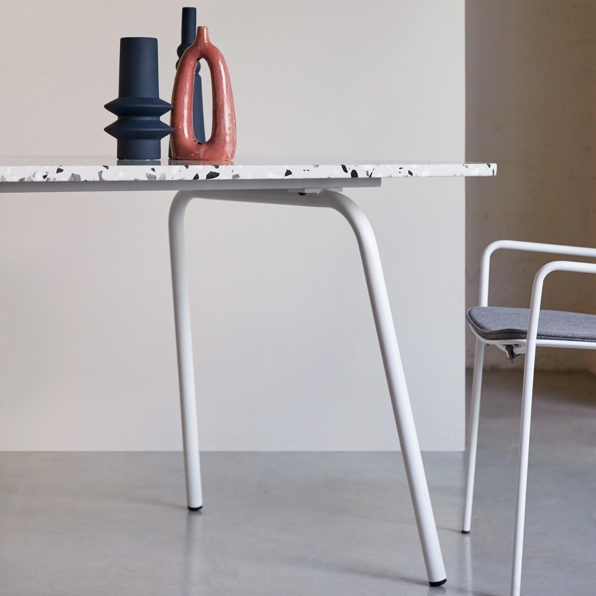 Tikamoon Rechteckiger Tisch Premium-Terrazzo und Metall 4–6 Pers. Elio