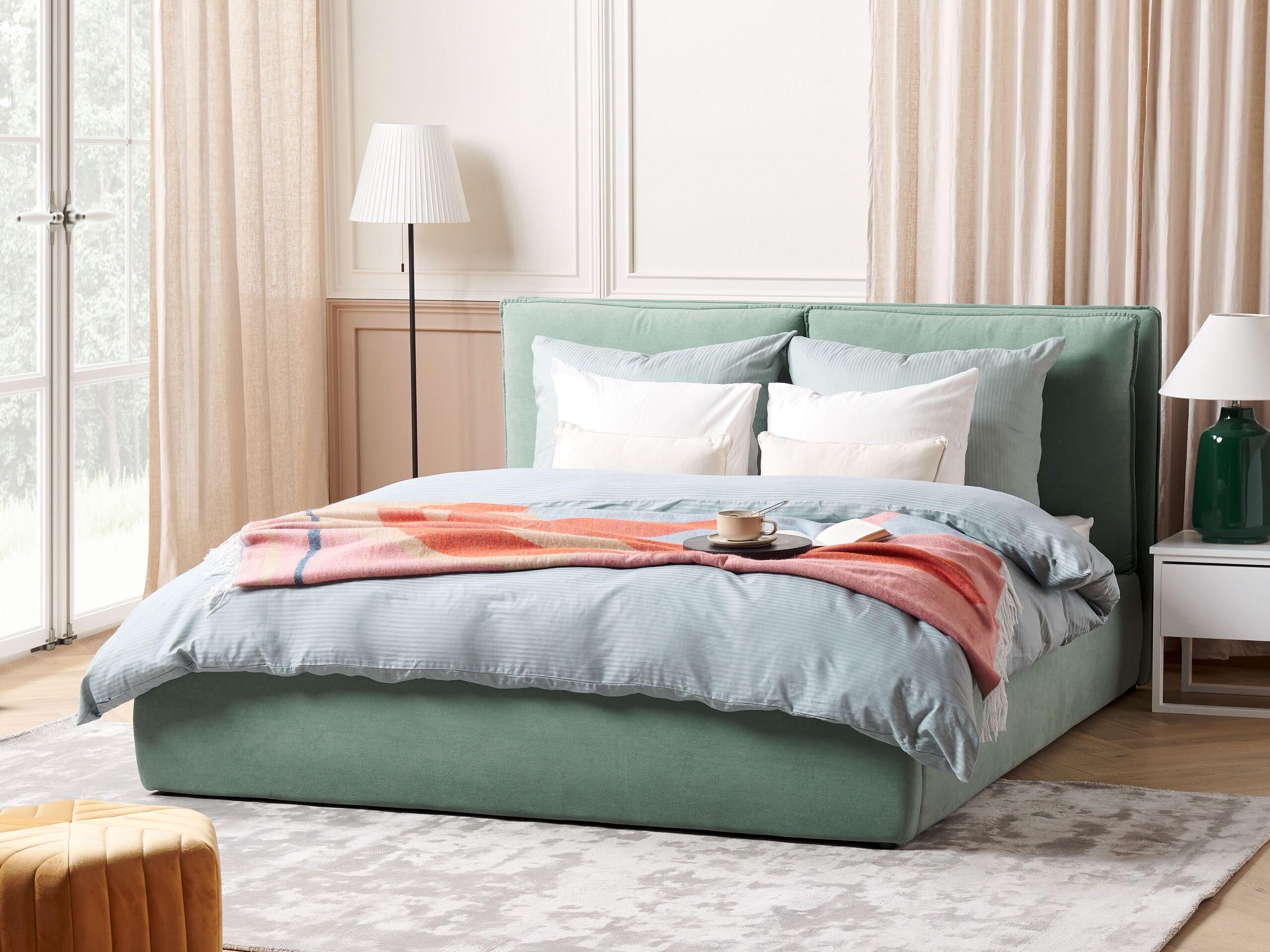 Beliani Bett mit Bettkasten aus Samtstoff Modern BAJONNA