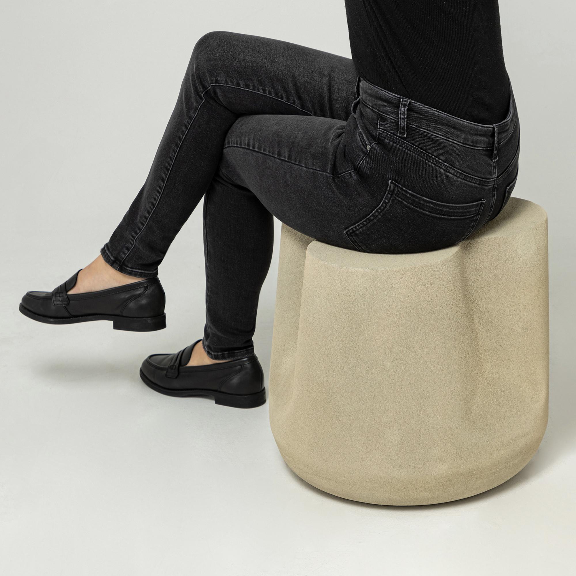 Manor Hocker Ginowana