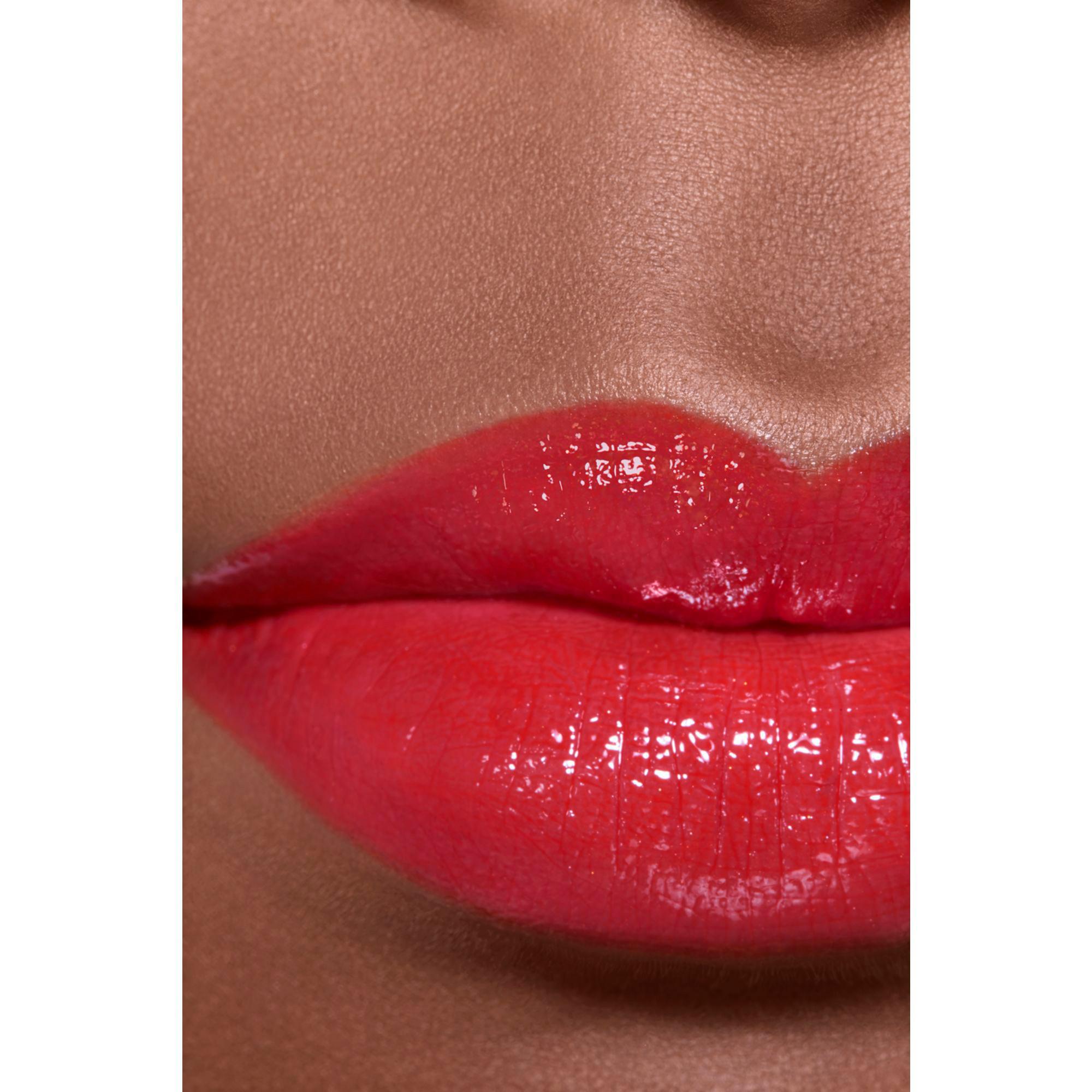 CHANEL ROUGE COCO FLASH colour, shine, intensity in a flash