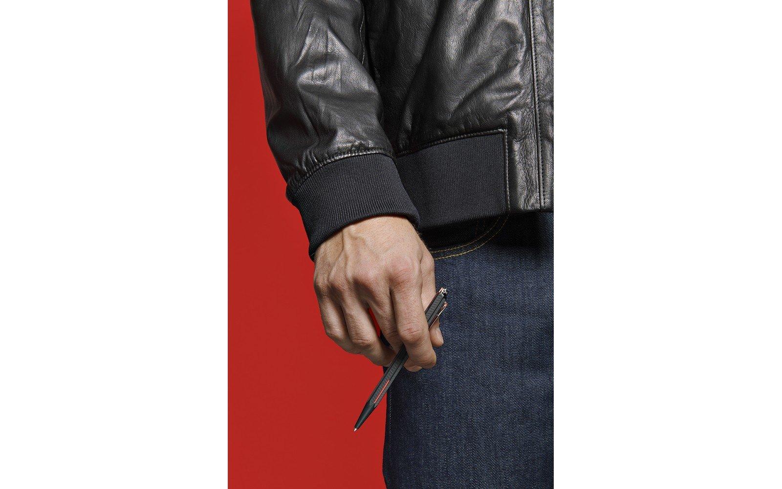 Caran d'Ache Kugelschreiber Ecridor Racing Medium (M), Schwarz