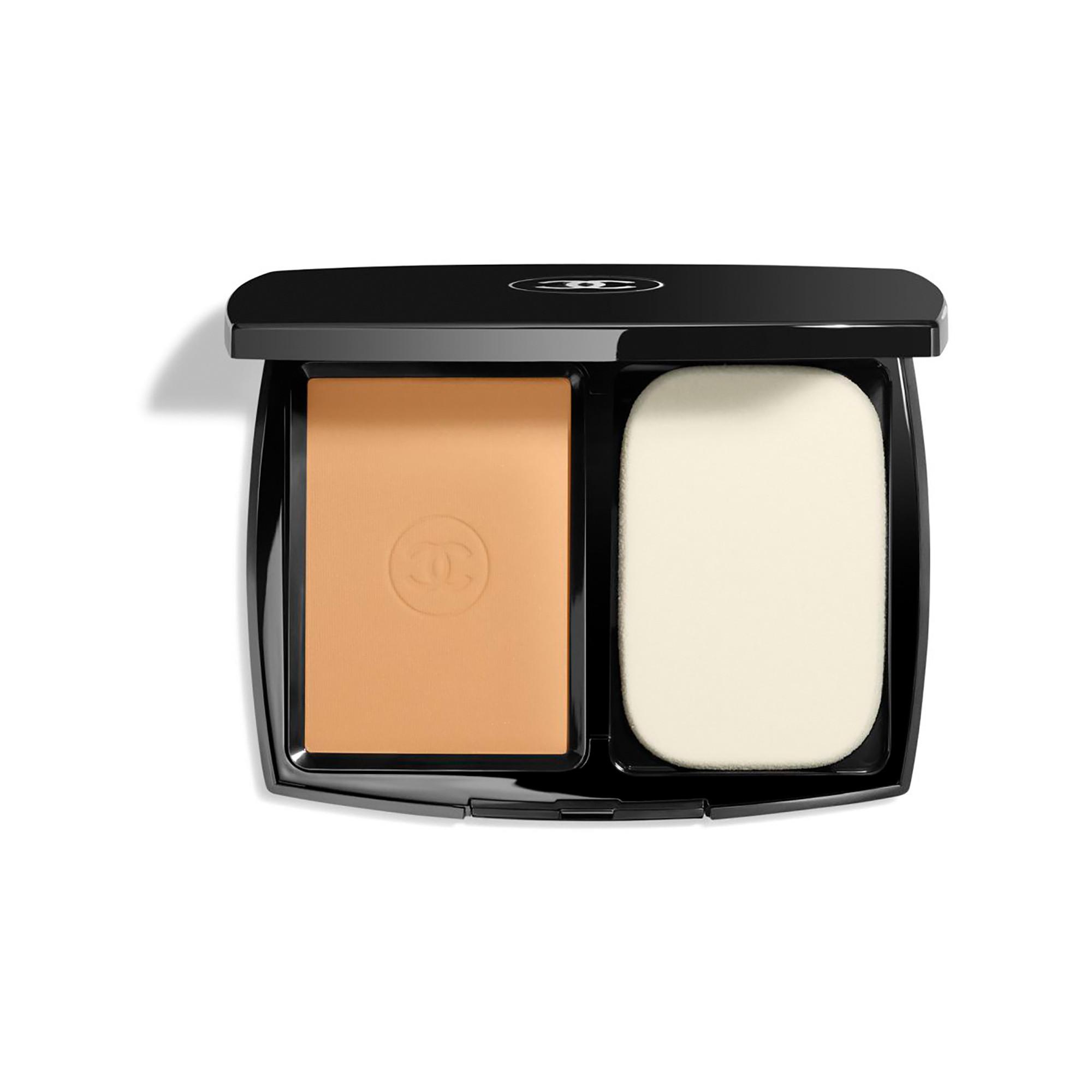 CHANEL ULTRA LE TEINT kompakt-make-up für höchste perfektion. extrem langanhaltend. hoher tragekomfort.