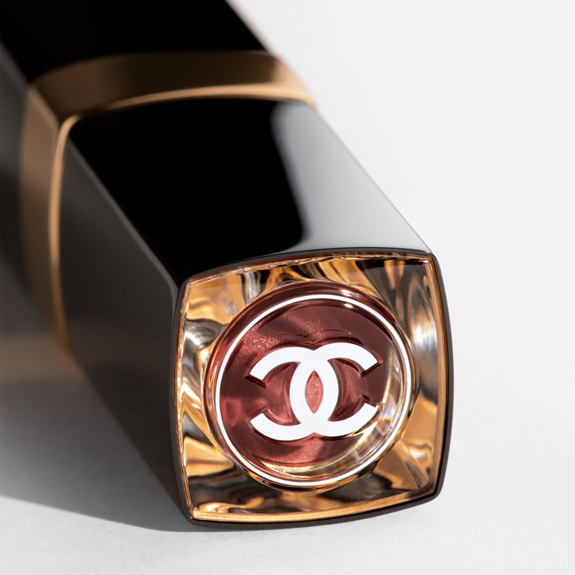 CHANEL ROUGE COCO FLASH colour, shine, intensity in a flash