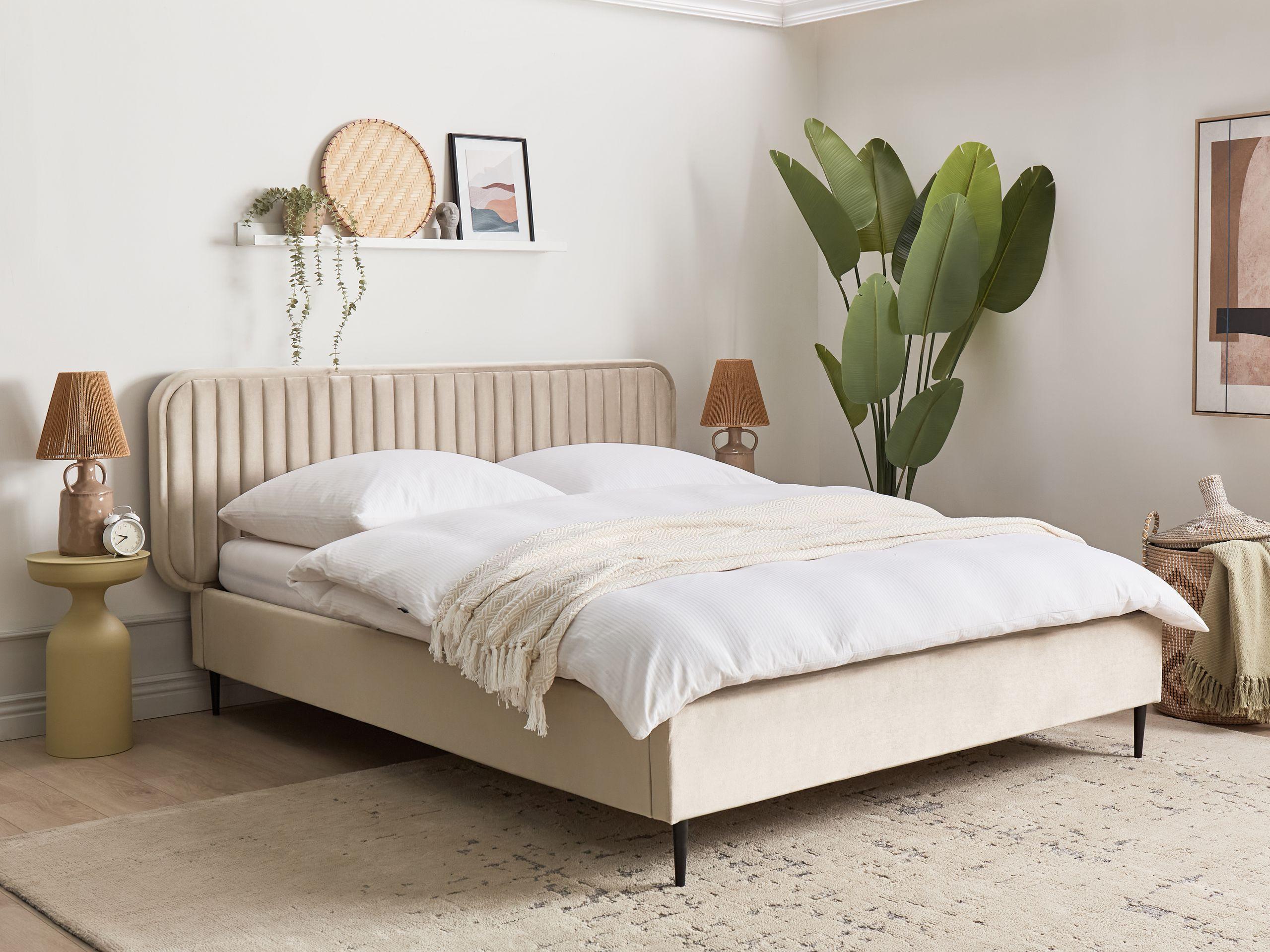 Beliani Bett mit Lattenrost aus Samtstoff Modern BRIN