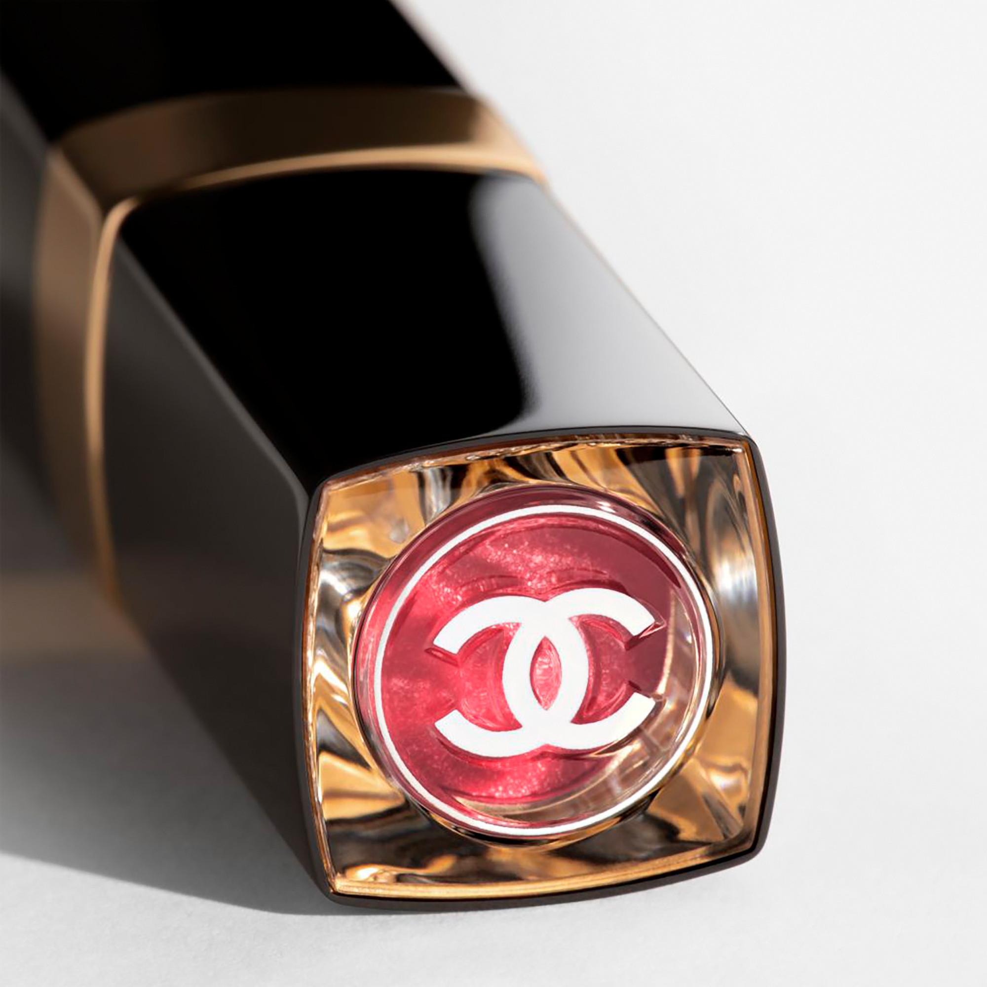 CHANEL ROUGE COCO FLASH colour, shine, intensity in a flash