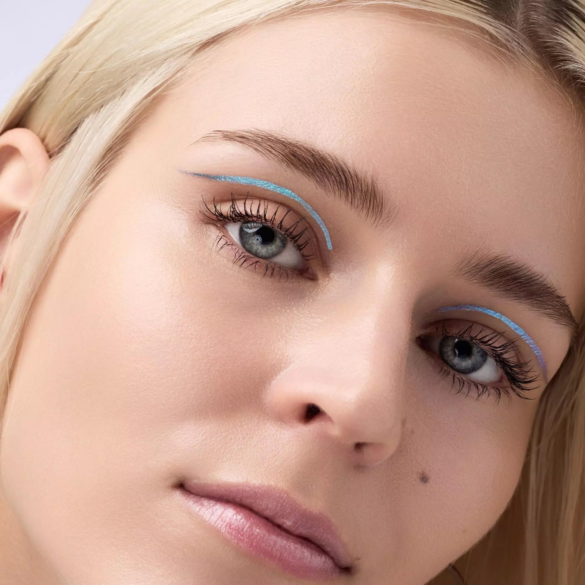 CATRICE Space Glam Liquid Effect Eyeliner