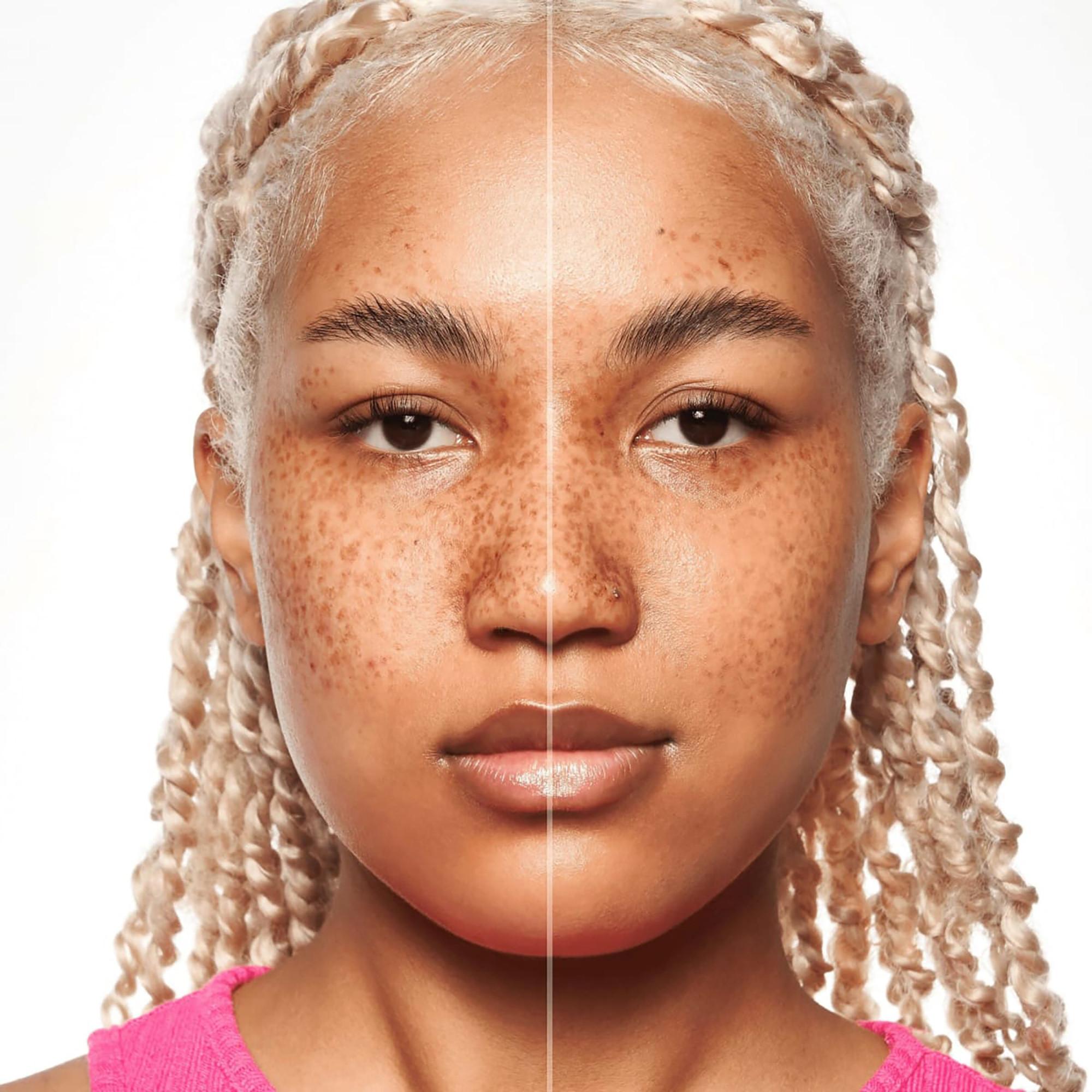essence Skin Tint Hydrating Natural Finish