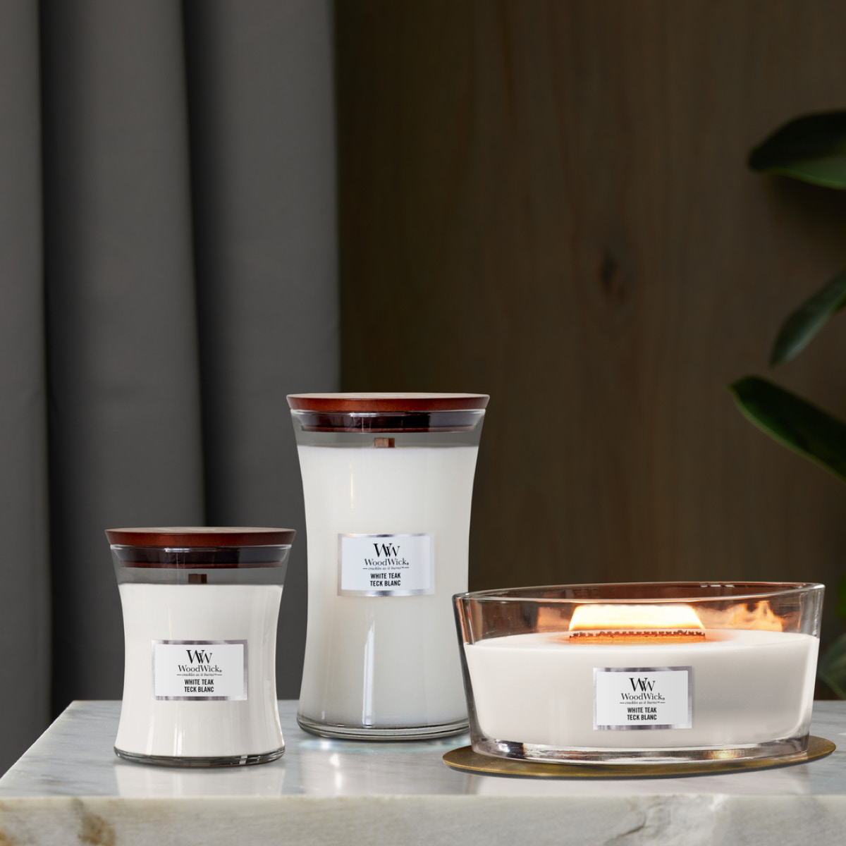 WoodWick Hourglass doftljus medium white teak