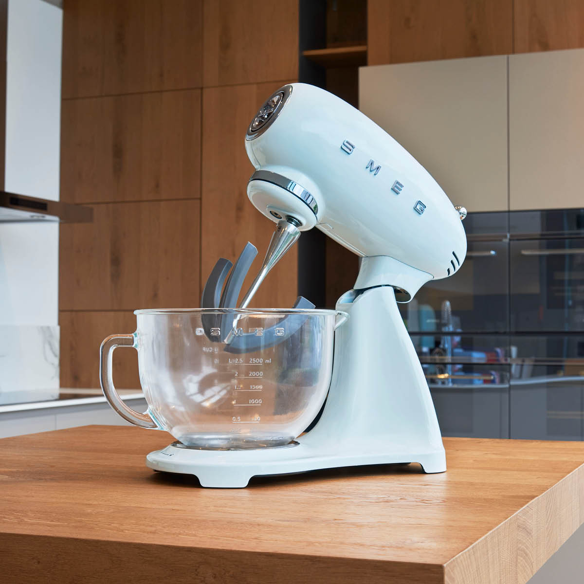 Smeg Köksmaskin med Glasskål SMF13 4,8 L Vit