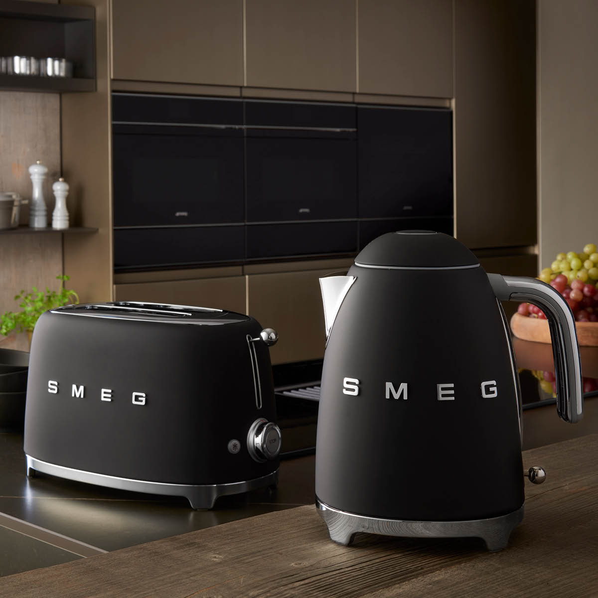Smeg Vattenkokare KLF03 1,7 L Matt Svart