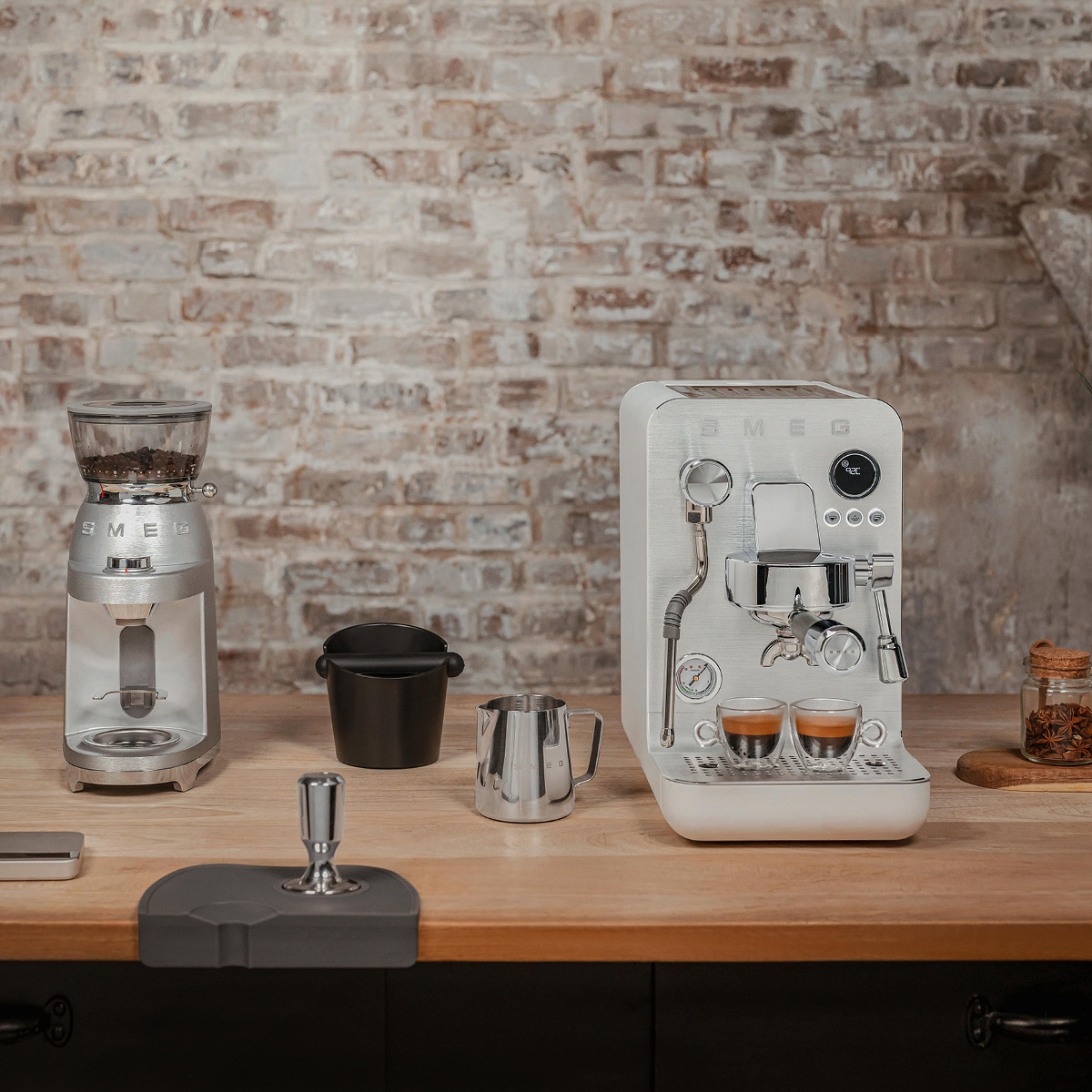 Smeg Minipro espressomaskin EMC02 1,7 L vit