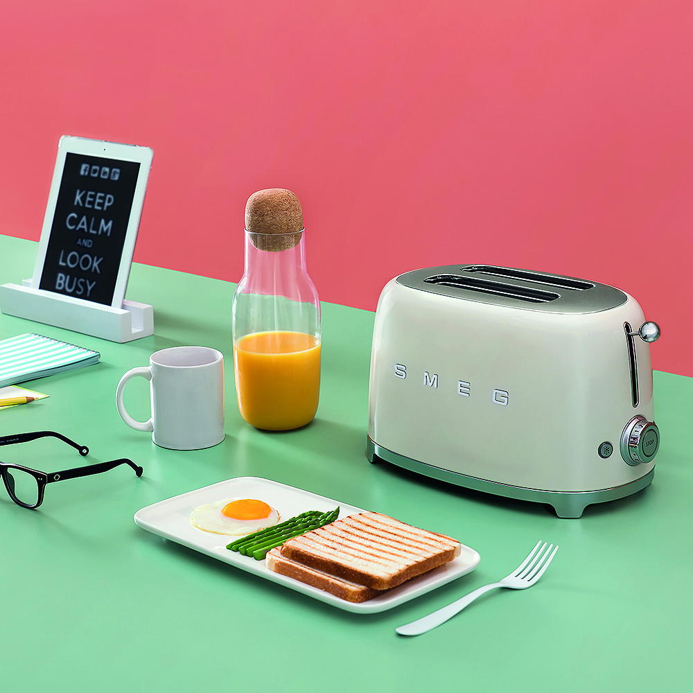 Smeg Brödrost 2 skivor TSF01 Creme