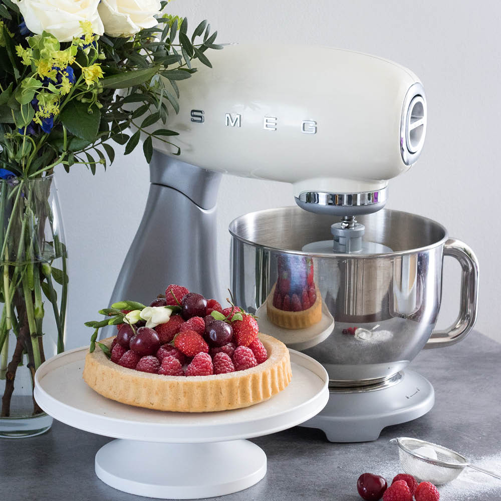 Smeg Köksmaskin SMF02 4,8 L Vit