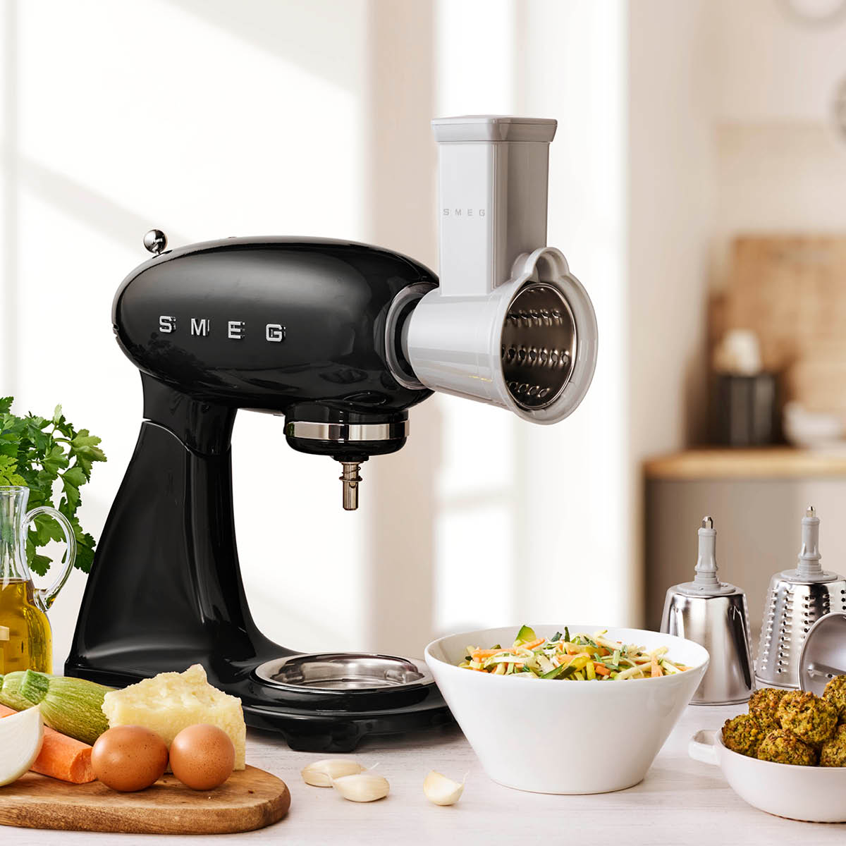 Smeg Köksmaskin SMF03 4,8 L Svart