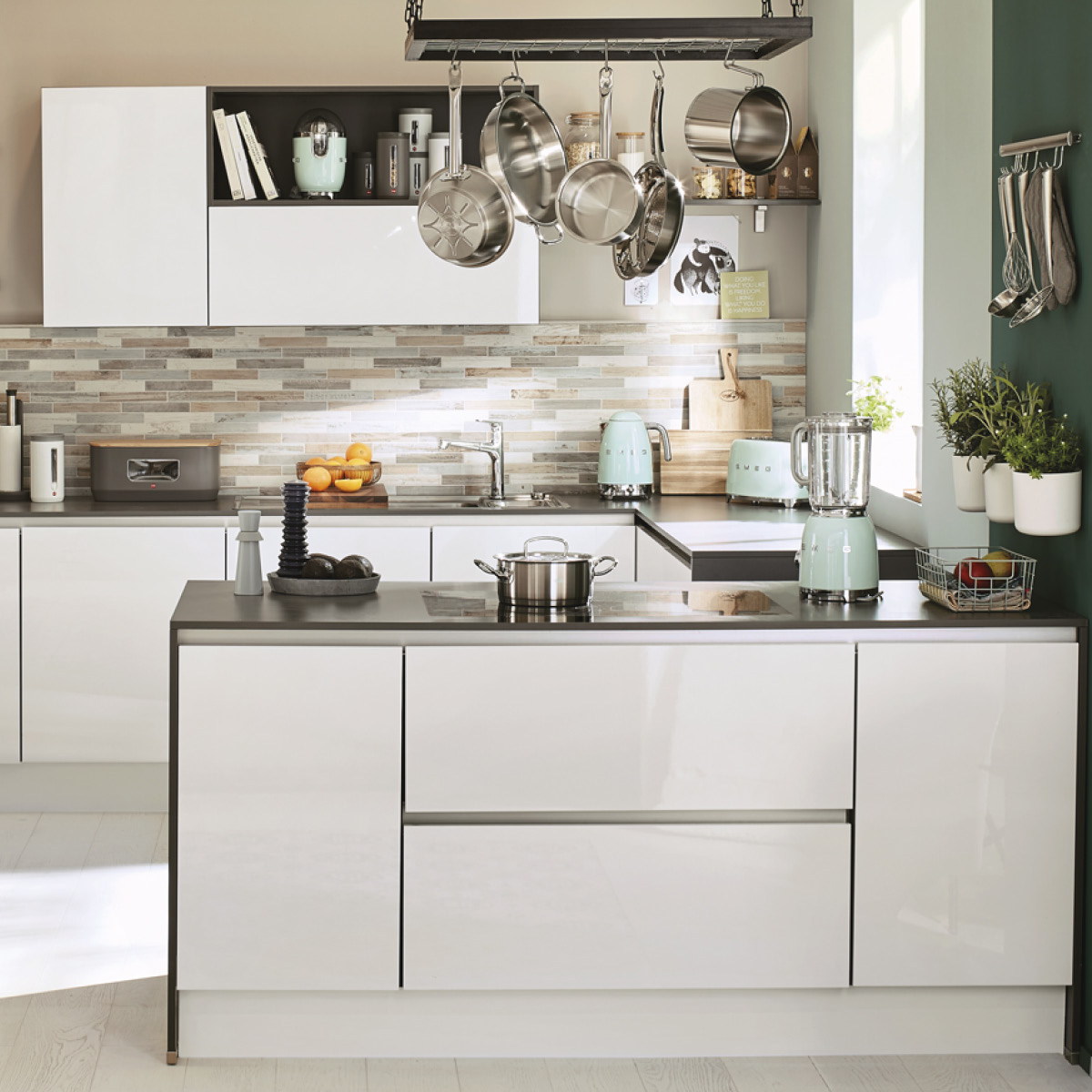 Smeg Vattenkokare 7 temperaturer KLF04 1,7 L Grön