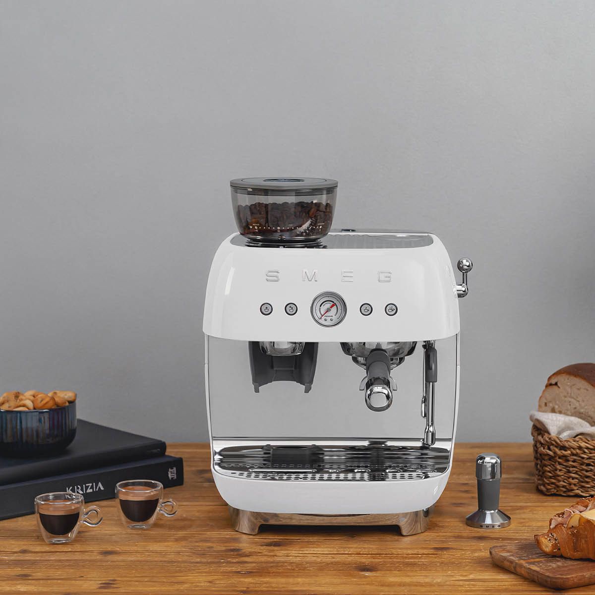 Smeg Manuell Kaffemaskin med Kvarn EGF03 Vit