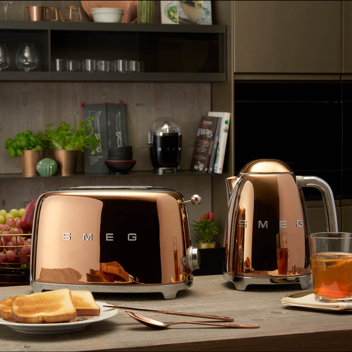 Smeg Vattenkokare KLF03 1,7 L Roséguld