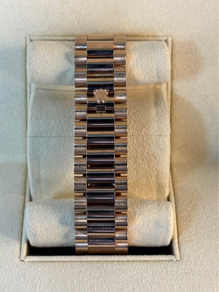 Day-Date 40mm 228235 Presidential Rose Gold Sundust Dial