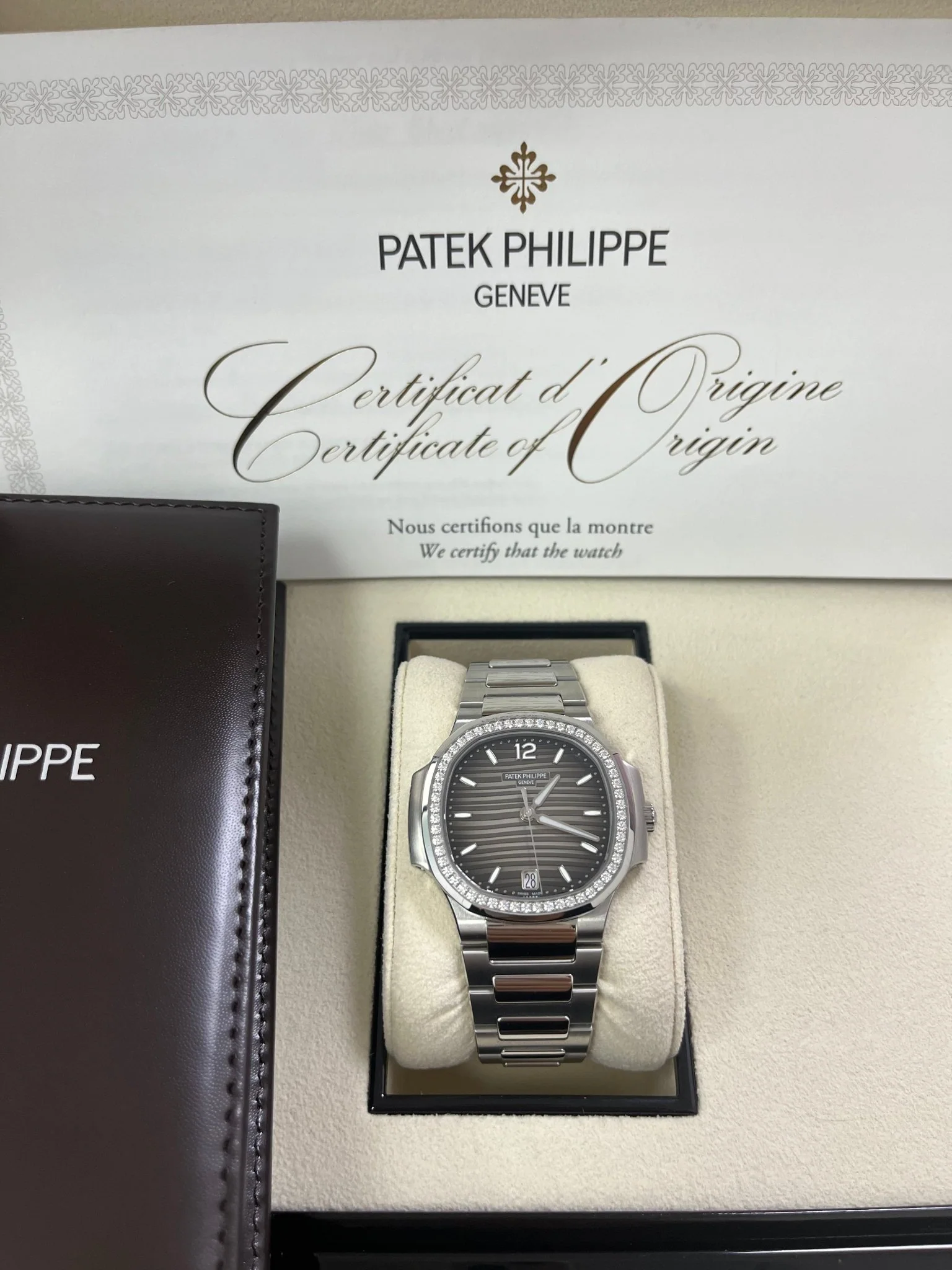 Patek Philippe Nautilus Ladies 35.2mm 7118/1200A-011