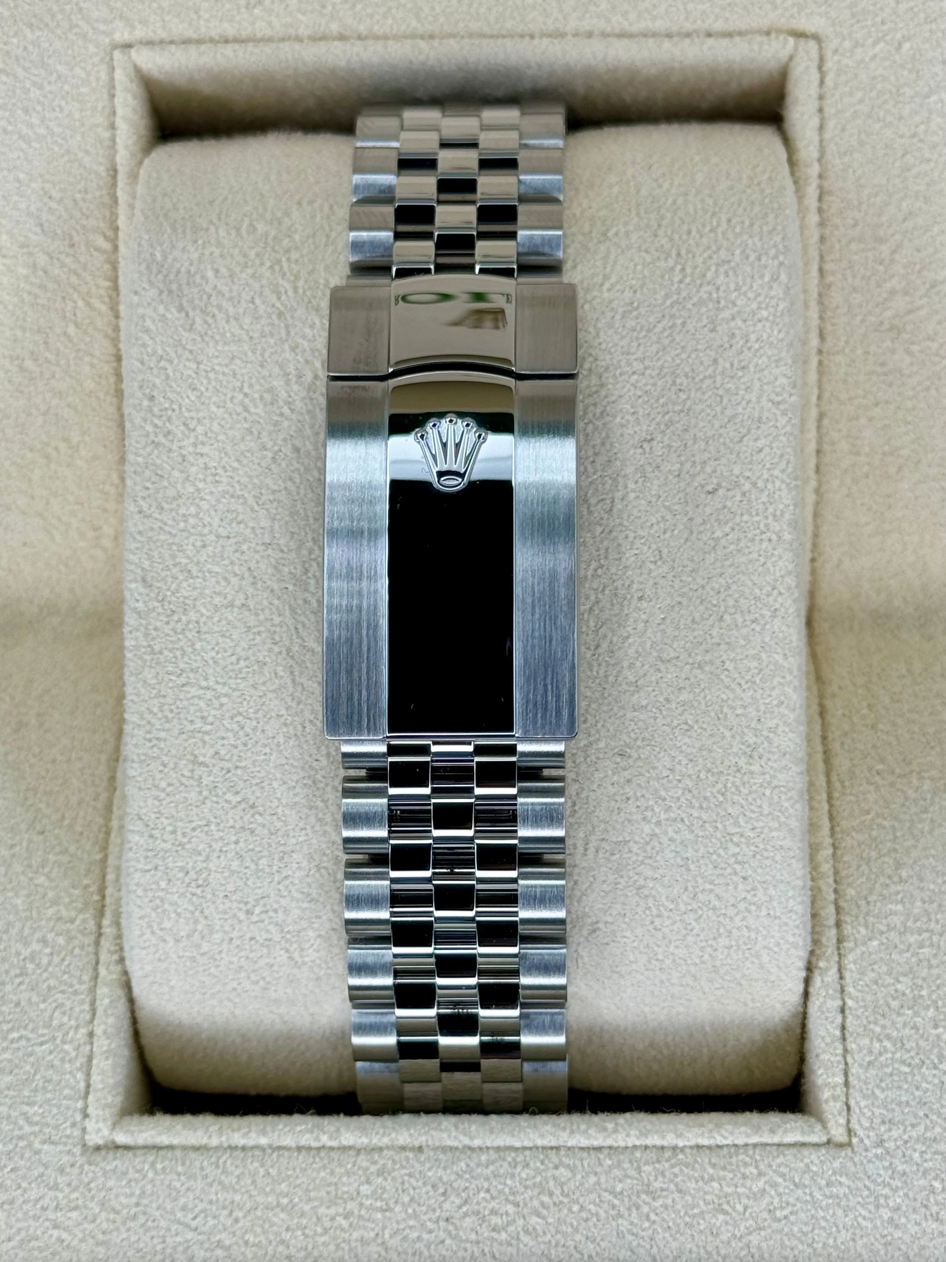 Datejust 41mm 126334 Stainless Steel Jubilee Rhodium Dial