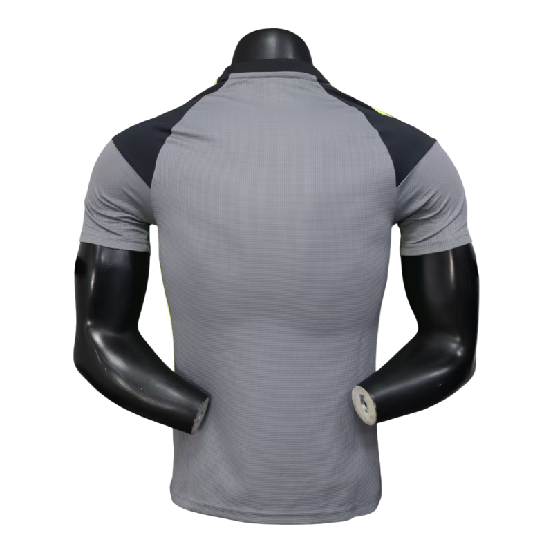 Player Version - Manchester United 25/26 GK Shirt