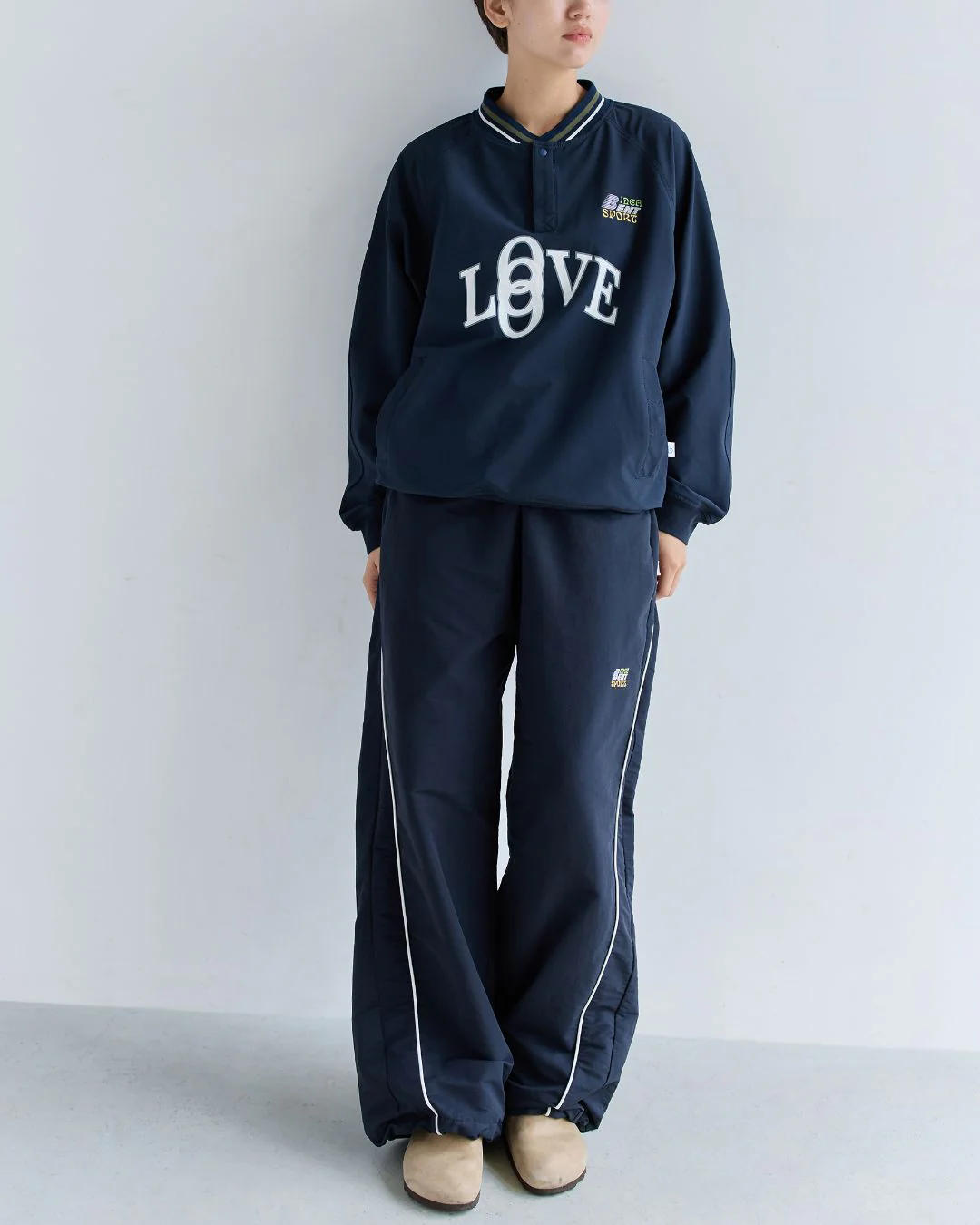 V-neck Half Button Logo Pullover SW093