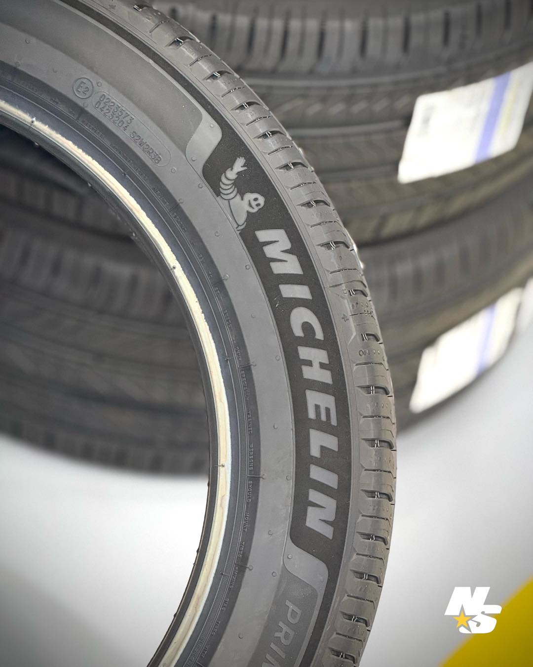 2025 Michelin Primacy 4 Full size