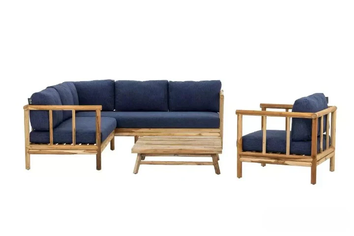 San Miguel lounge set with coffee table