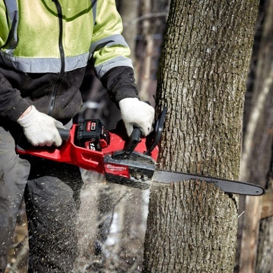 Milwaukee M18FCHS-121B M18 FUEL 18V 40cm Chainsaw Kit - 12Ah Battery and Charger