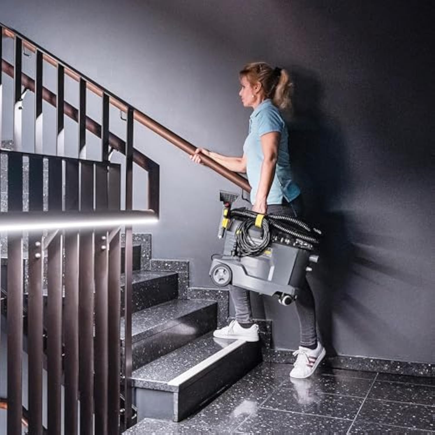 Puzzi 8/1 injector extractor for upholstery and textile surfaces