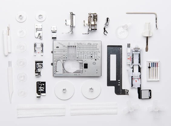 Janome Memory Craft 6650 Sewing Machine with Bonus Quilting Bundle