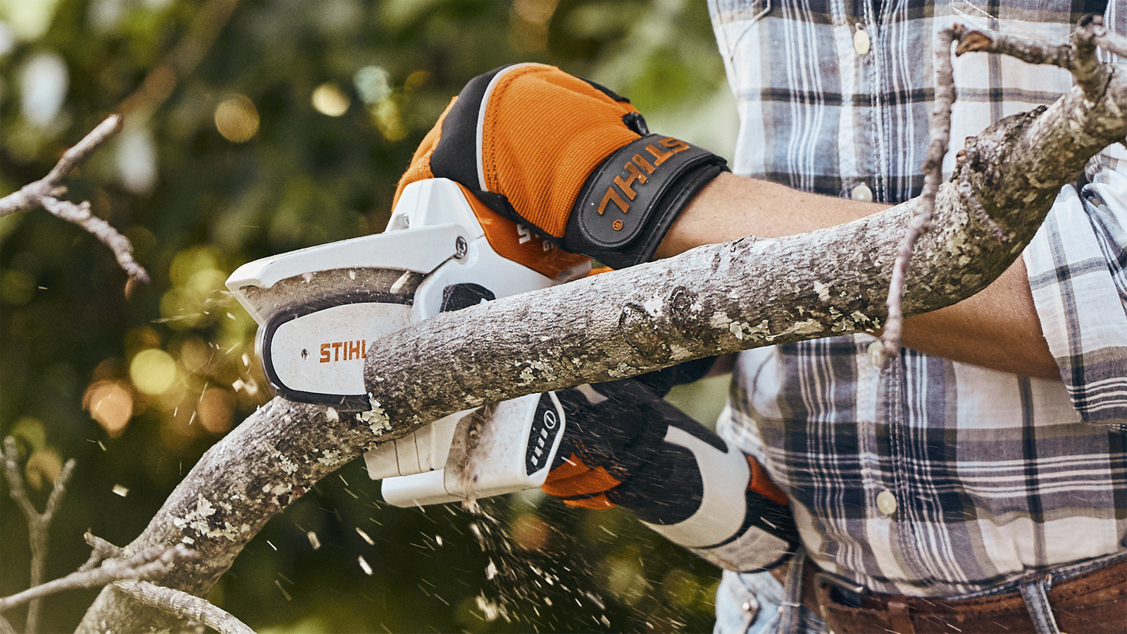 Handheld chainsaw for GTA 26 branches, set with AS2 battery and AL1 charger STIHL