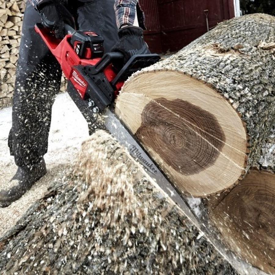 Milwaukee M18FCHS-121B M18 FUEL 18V 40cm Chainsaw Kit - 12Ah Battery and Charger