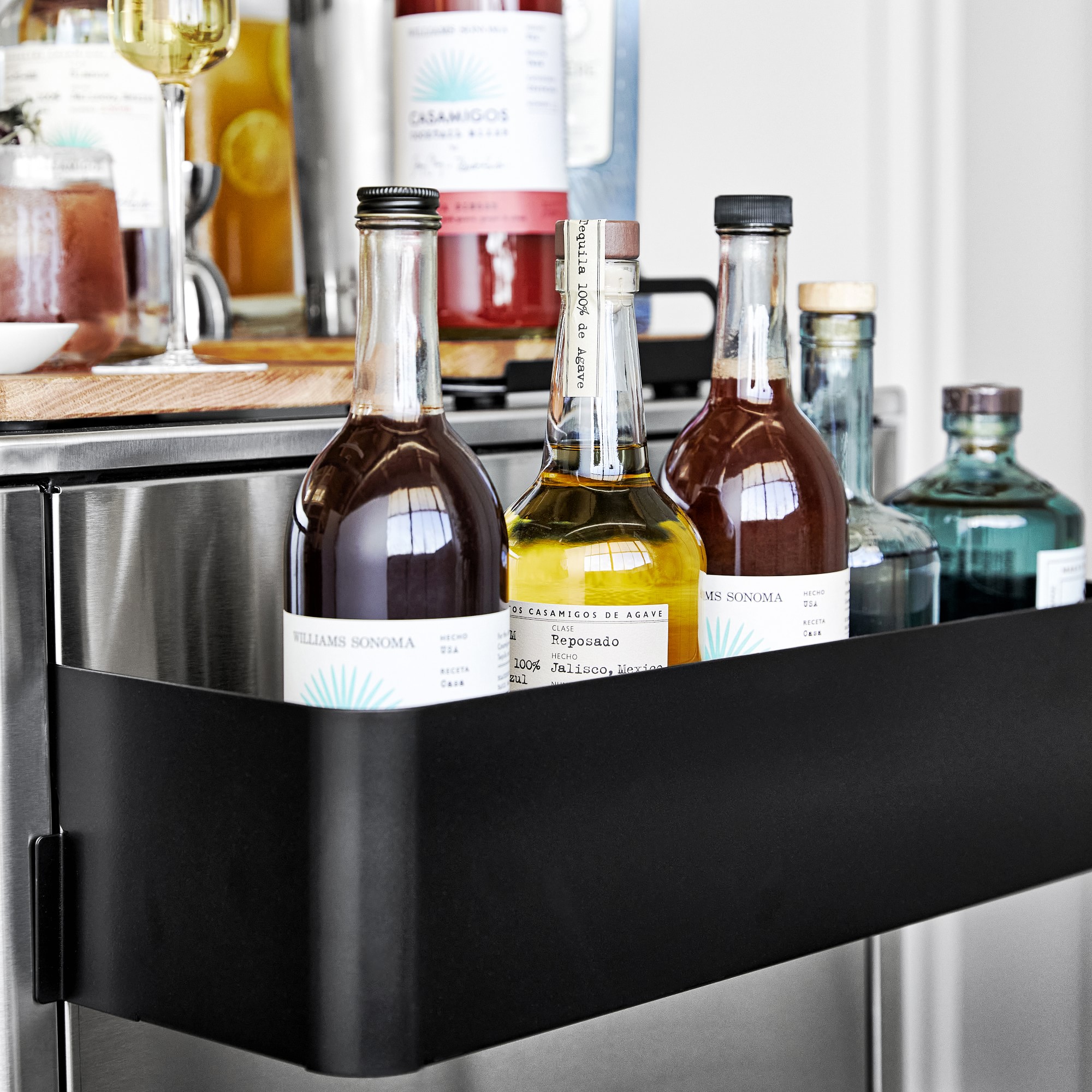 MoBar 550S Outdoor Mobile Bar Cart