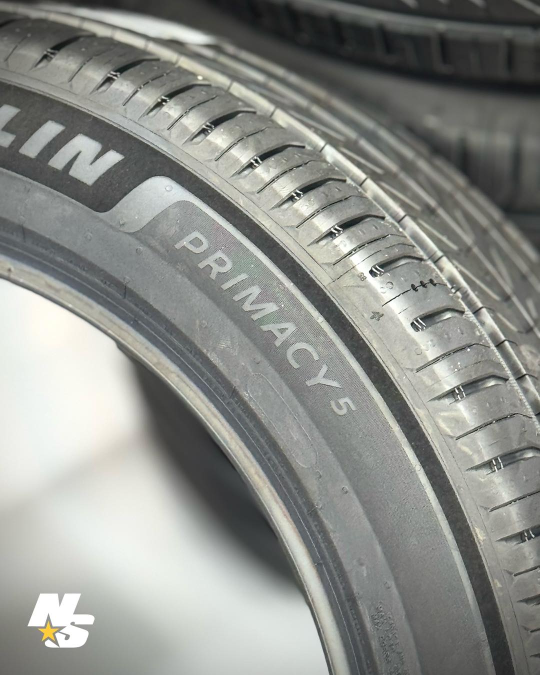 2025 Michelin Primacy 4 Full size