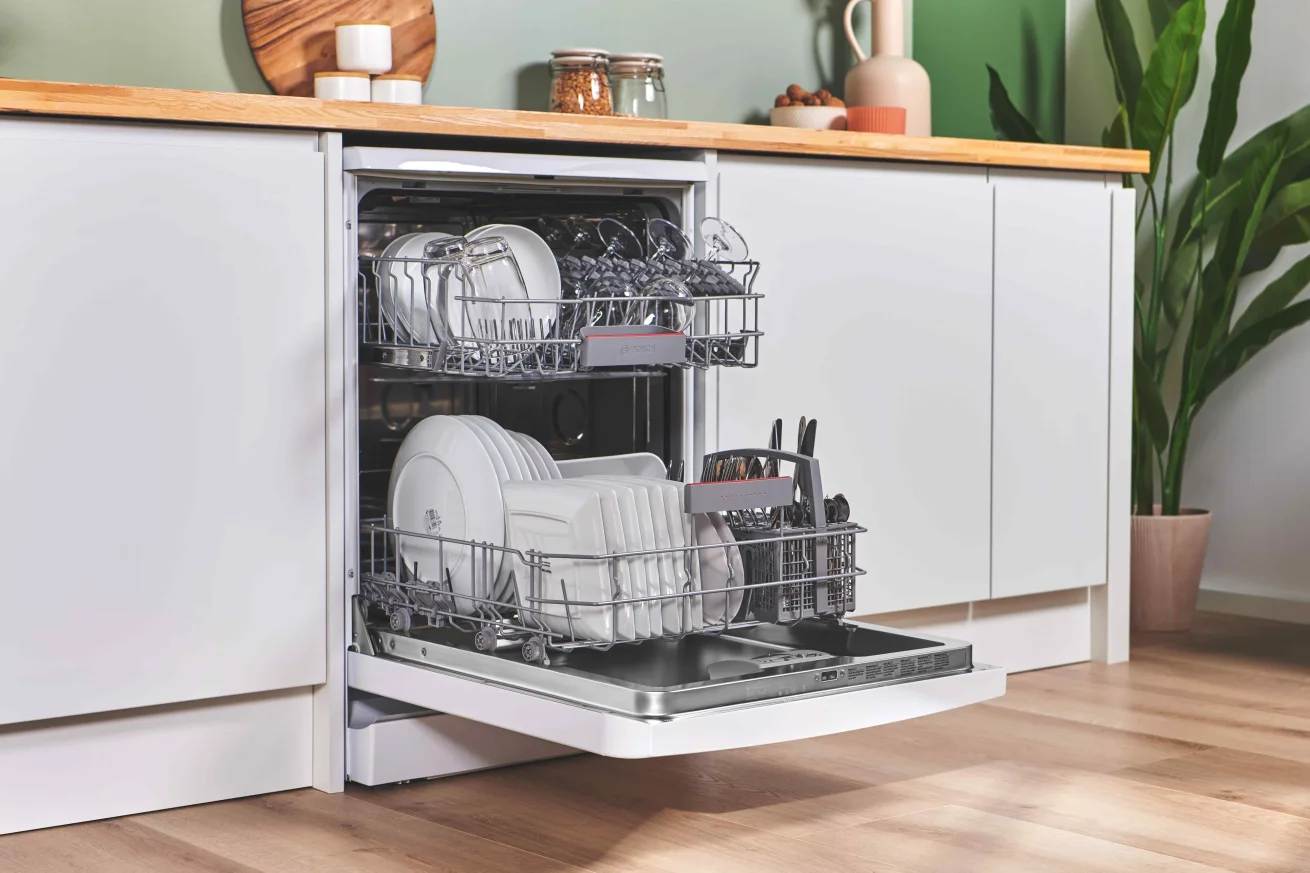 Bosch SMS4EKW06G Series 4 Freestanding Dishwasher 60 cm White