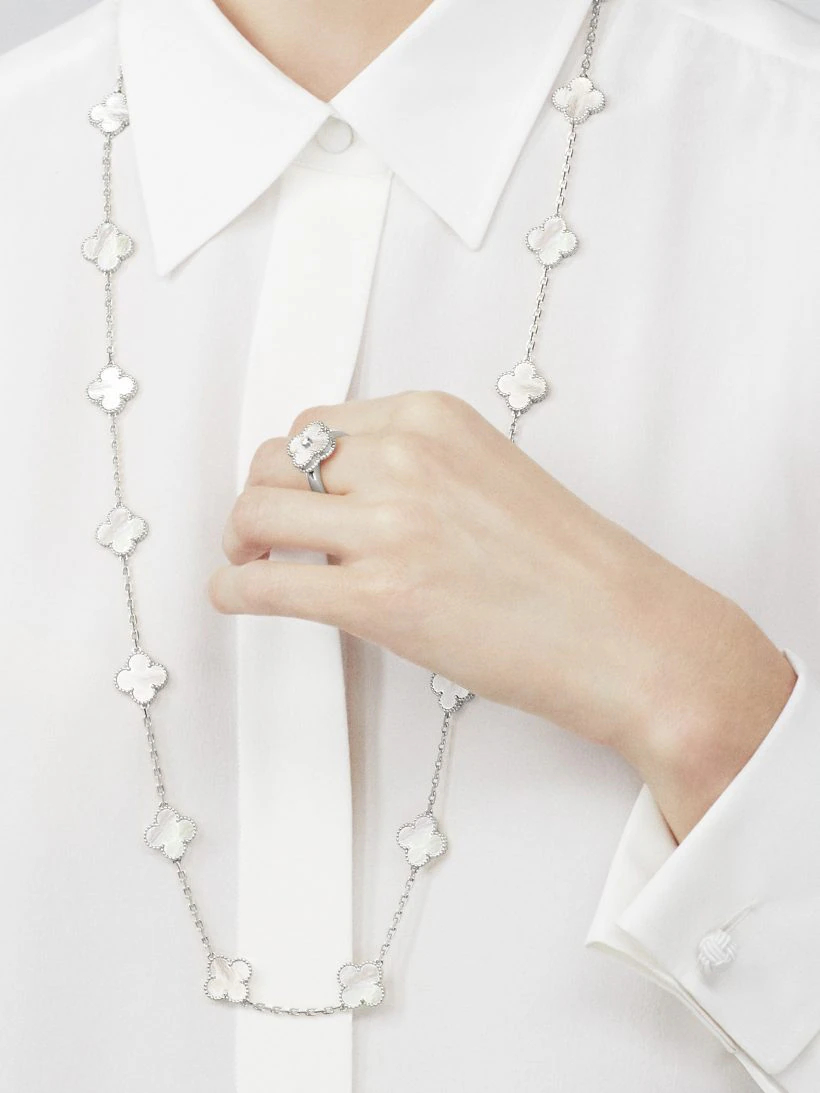 Van Cleef & Arpels Vintage Alhambra ring