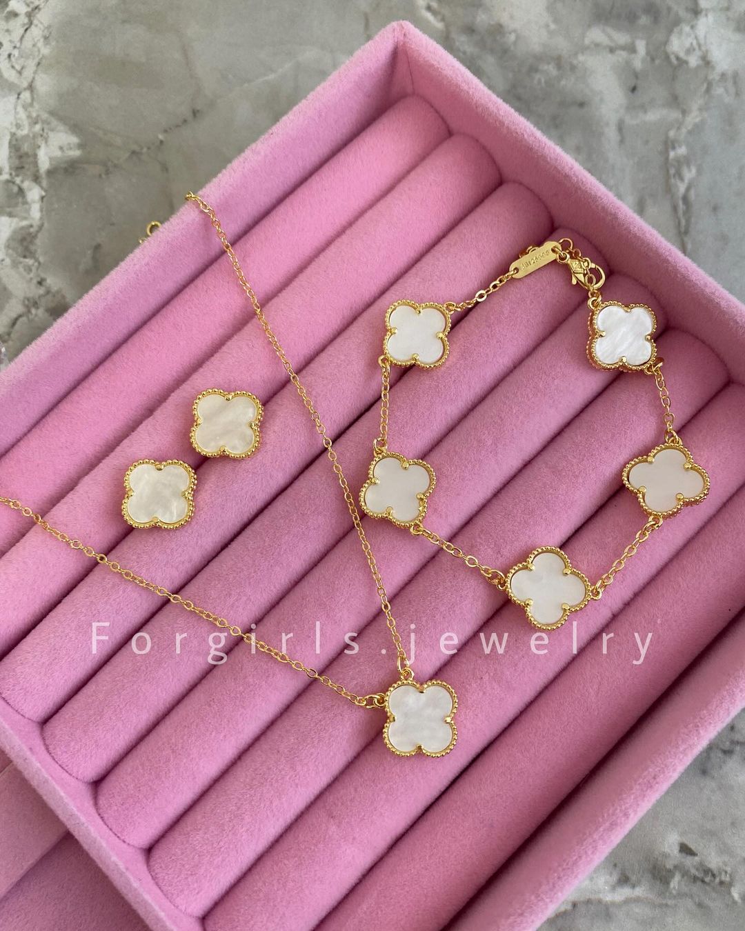 Van Cleef & Arpels Necklace, Bracelet and Earrings Set - 3 Pieces