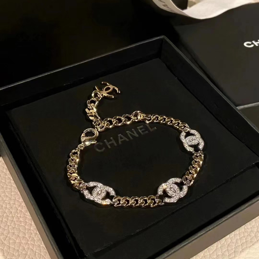 Sparkling Diamond Double C Bracelet