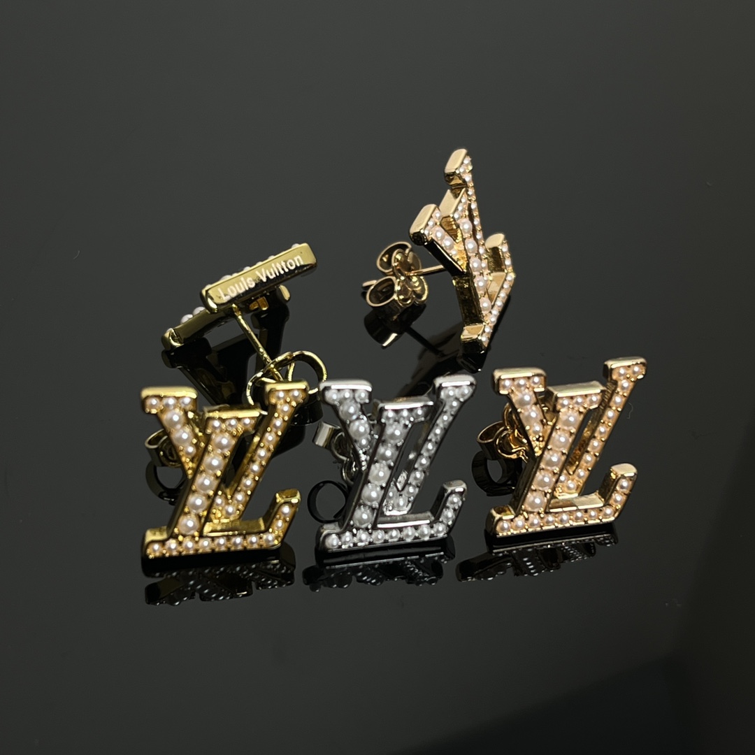 Louis Vuitton Pearl letter earrings