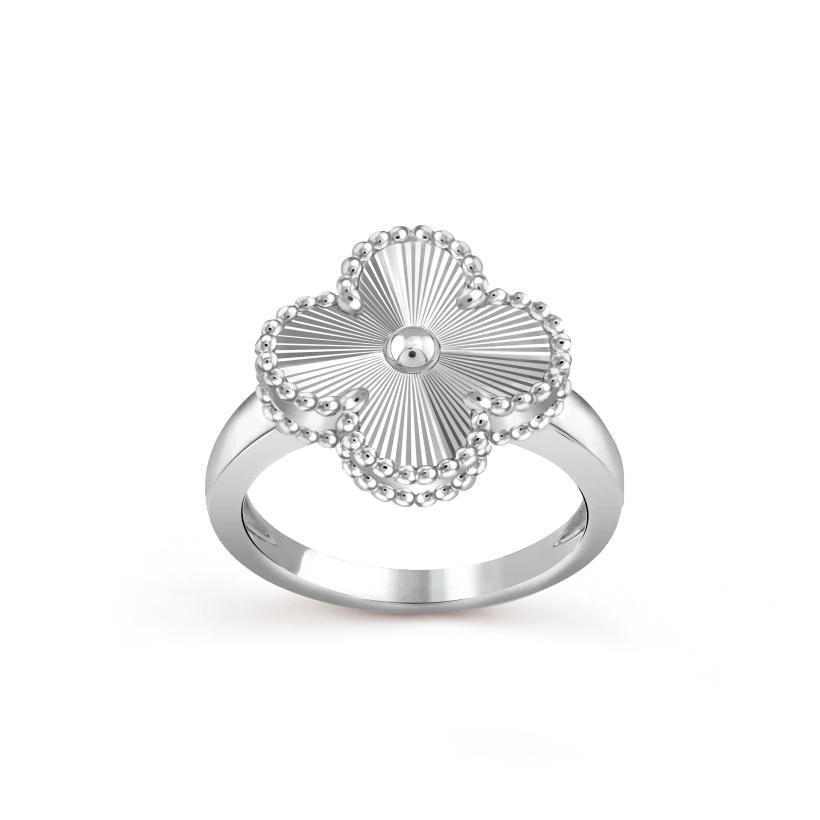 Van Cleef & Arpels Vintage Alhambra ring