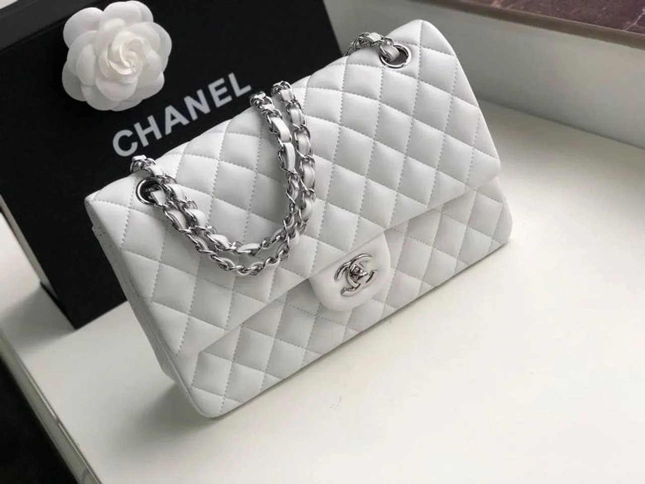 Chanel Classic HandBag White For Women 9.9in/25.5cm A01112